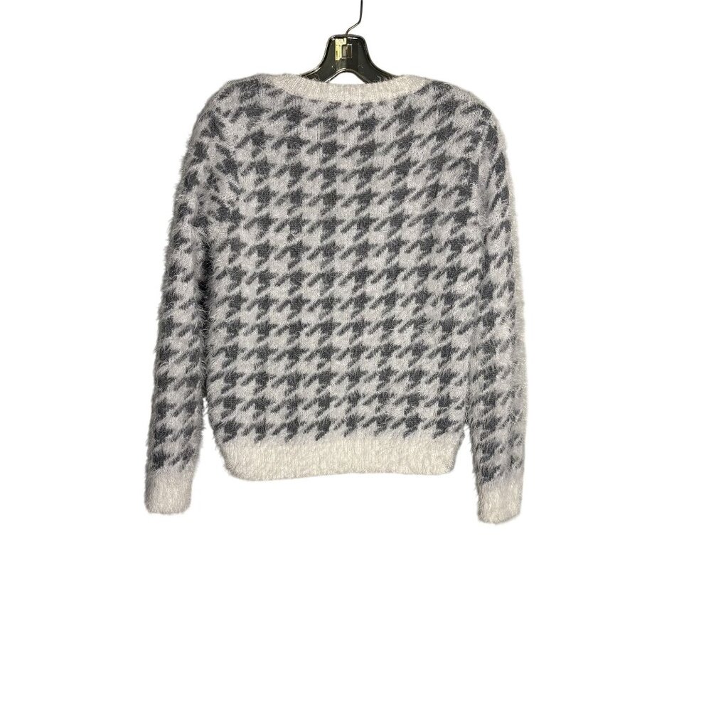 Houndstooth Fuzzy Sweater By Mudd Gray & White Soft Knit Pullover Size Small - Picture 2 of 7